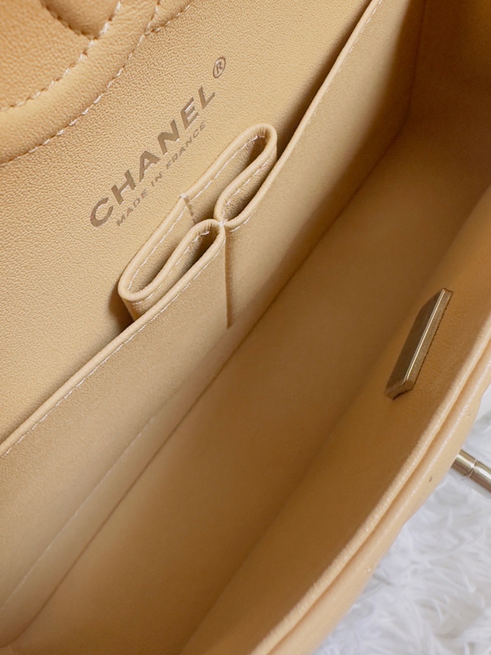 CHANEL Beige Quilted Leather Shoulder Bag with Chain Strap - Picture 12 of 16